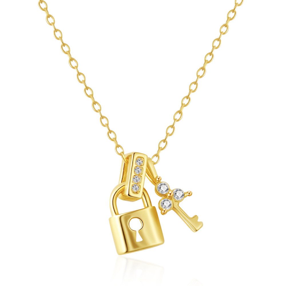Cross border European and American new pendant necklace made of titanium steel that does not fade and inlaid with zircon stone. Mama lock pattern neck