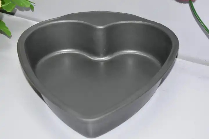 💛Heart love💚Non-Stick Love Heart Shape Cake Baking Tin.Ideal and perfect for removing delicate cheesecakes Ideal for making fruit, sponge and cheese cakes Quick release metal buckles Non Stick finis