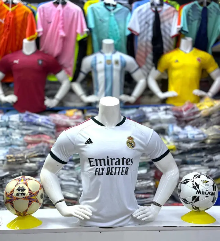 OFFER!! REAL MADRID HOME TEAM PREMIUM EDITION . DESIGNED WITH THE CLUBS  SIGNATURE WHITE COLORWAY THIS JERSEY COMBINES COMFORT, PERFORMANCE, AND TIMELESS FOOTBALL HERITAGE.