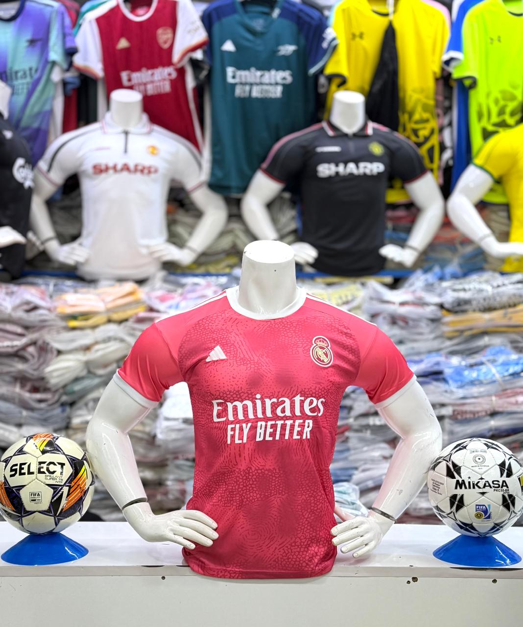 OFFER!! REAL MADRID HOME TEAM PREMIUM EDITION . DESIGNED WITH THE CLUBS  SIGNATURE WHITE COLORWAY THIS JERSEY COMBINES COMFORT, PERFORMANCE, AND TIMELESS FOOTBALL HERITAGE.