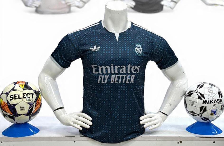 OFFER!! REAL MADRID HOME TEAM PREMIUM EDITION . DESIGNED WITH THE CLUBS  SIGNATURE WHITE COLORWAY THIS JERSEY COMBINES COMFORT, PERFORMANCE, AND TIMELESS FOOTBALL HERITAGE.
