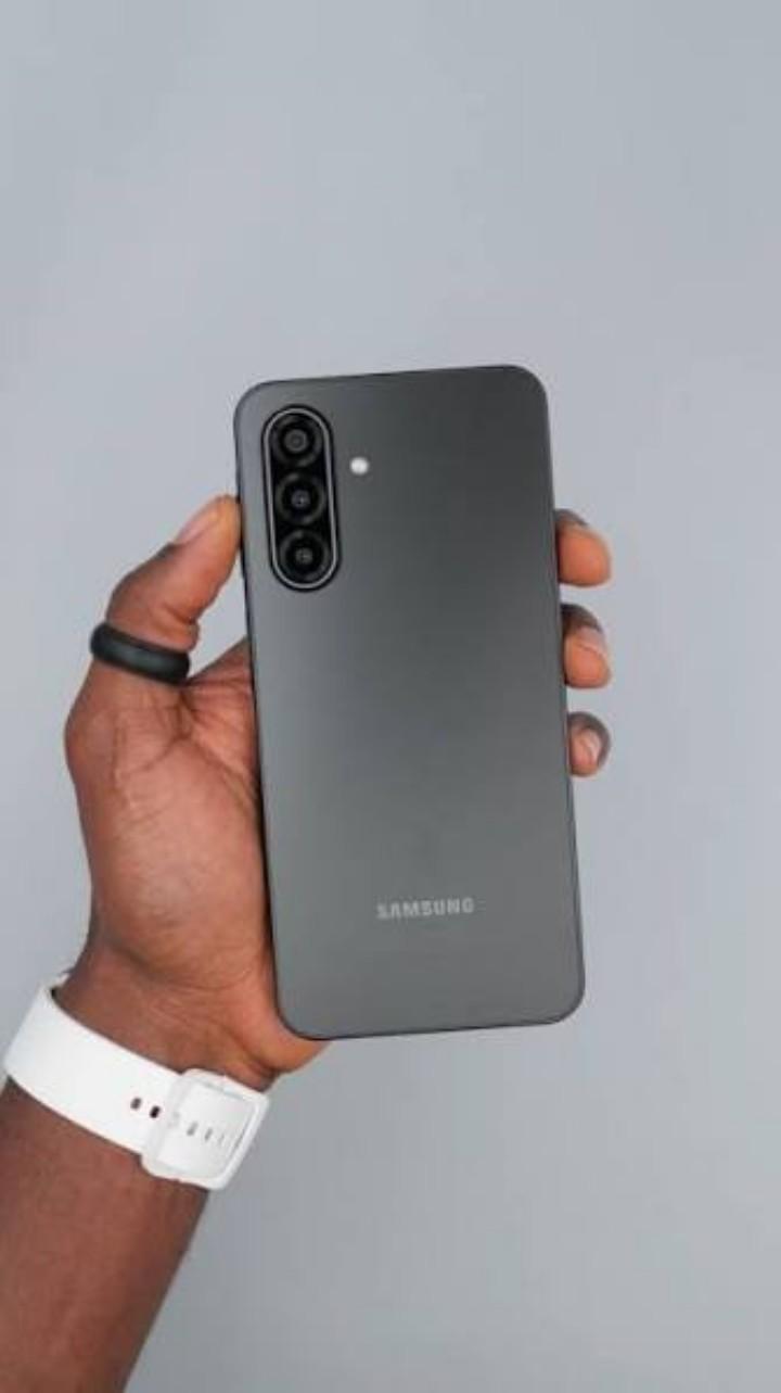 [12 months Local Warranty] Samsung Galaxy A17 128GB+4GB 6.7" Super AMOLED Display Mediatek Helio G99 50MP Triple Camera Android 15 IP54 Waterproof 5000mAh 25W Type-C AI Smart Phones Samsung A17 phone