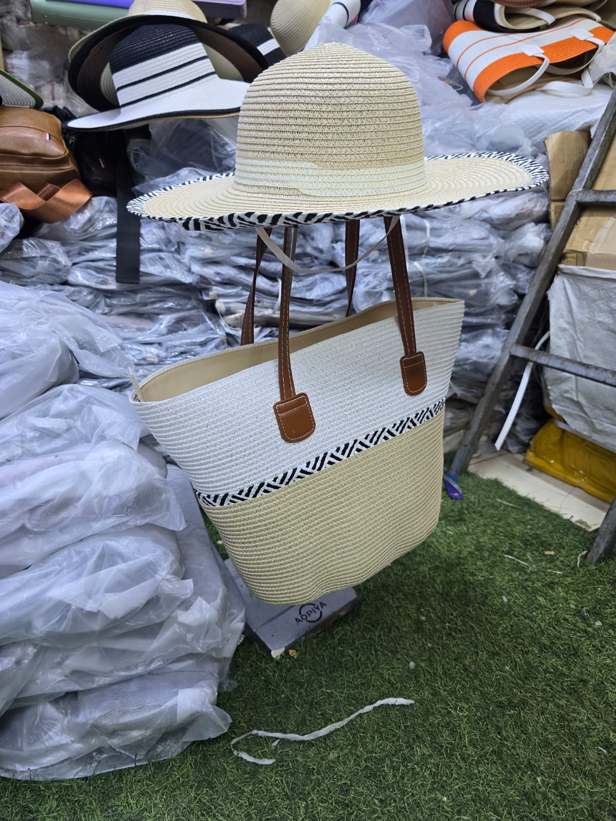 Women's Summer Straw Beach Tote Bag with Matching Wide Brim Sun Hat – Elegant Green & White Woven Handbag Set, Large Capacity Vacation Tote for Beach, Travel, Shopping & Holiday Fashion