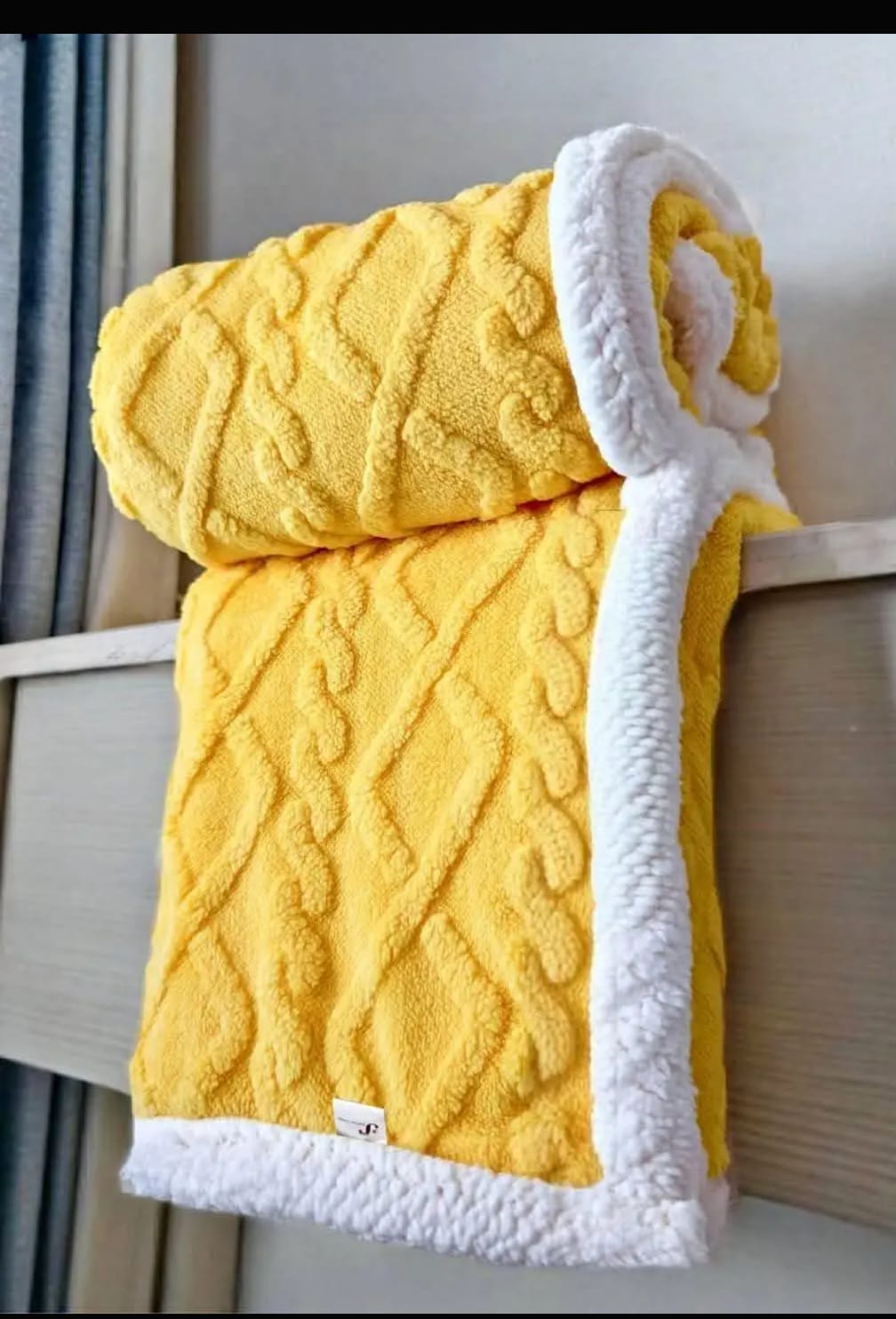 Sharper fleece woolen blanket Size; 6x7