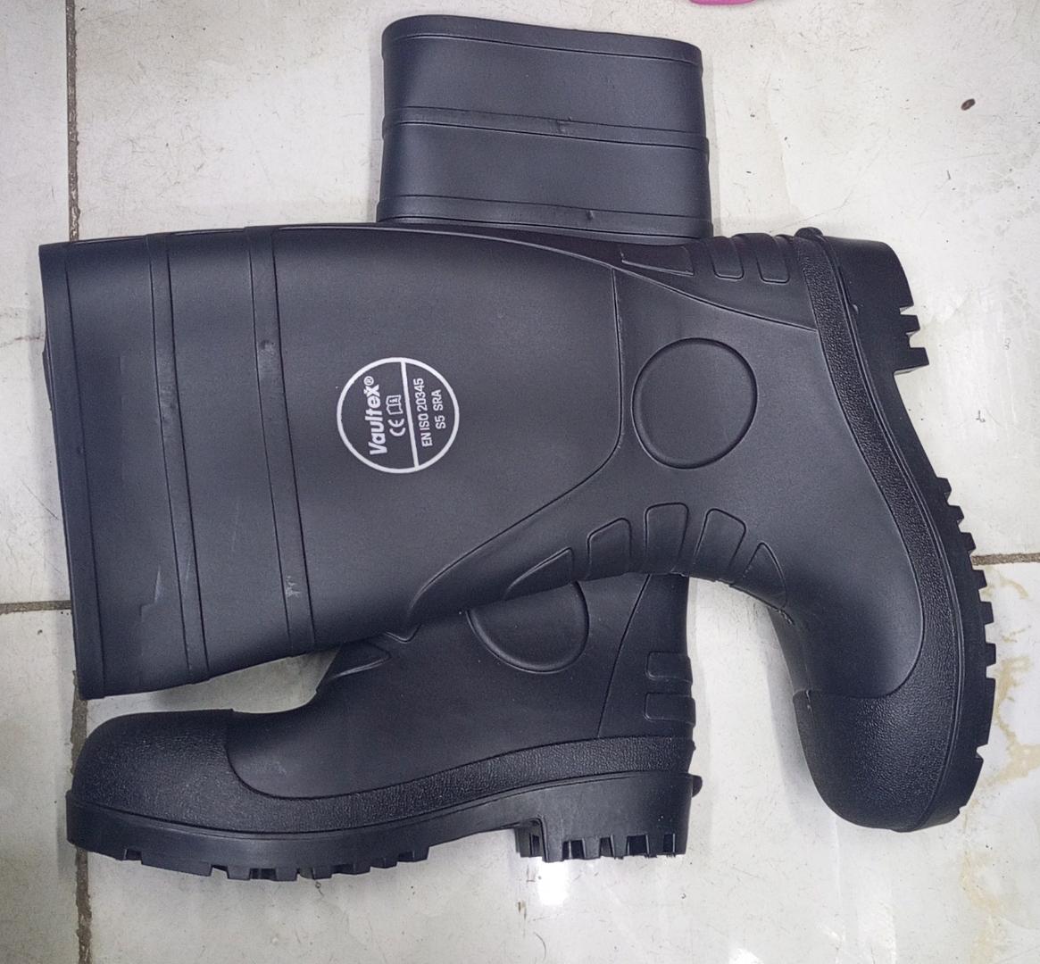 Vaultex Steel Toe Gumboots are certified to EN ISO 20345 safety standards..