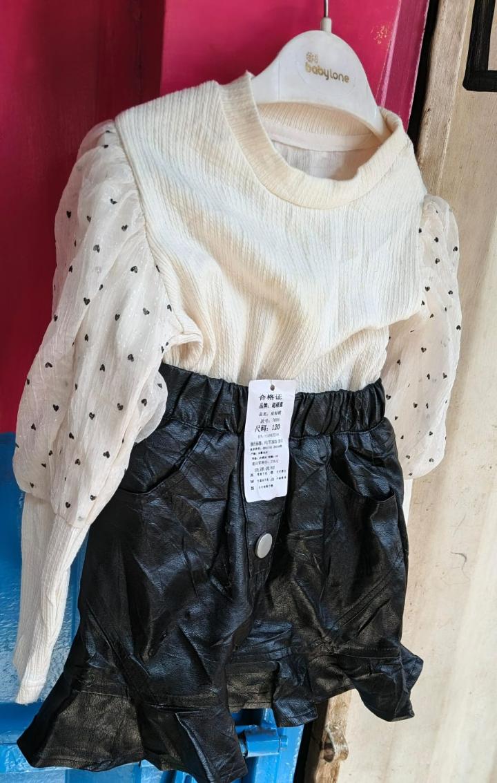 Babylone Girl top and black faux leather skart