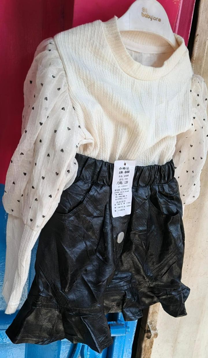 Babylone Girl top and black faux leather skart