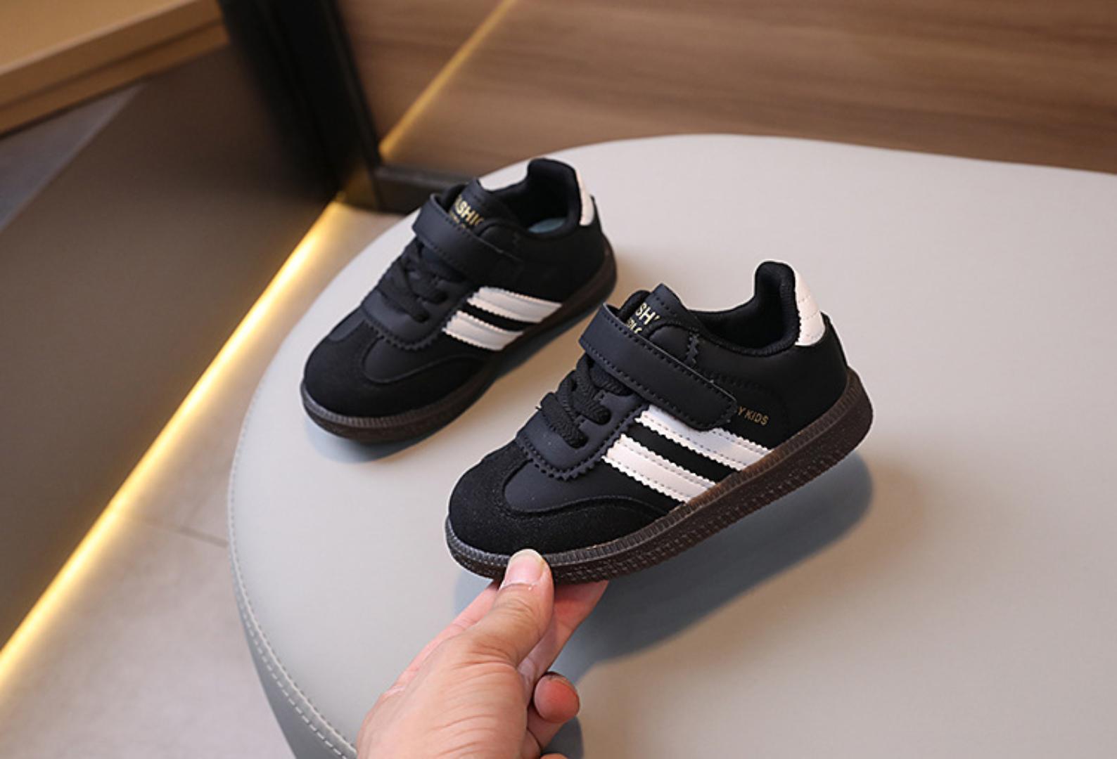 Toddlers sneakers