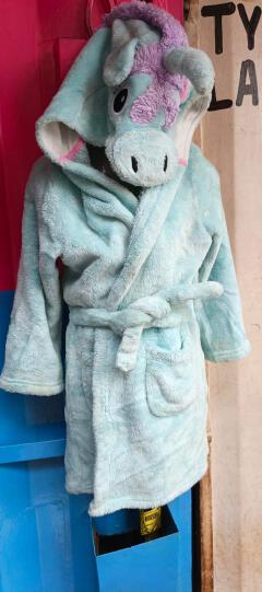 FREECE bathrope,mtumba  good quality bathrope,warm classy bathrope..stlylish for warm after bath and house resting
