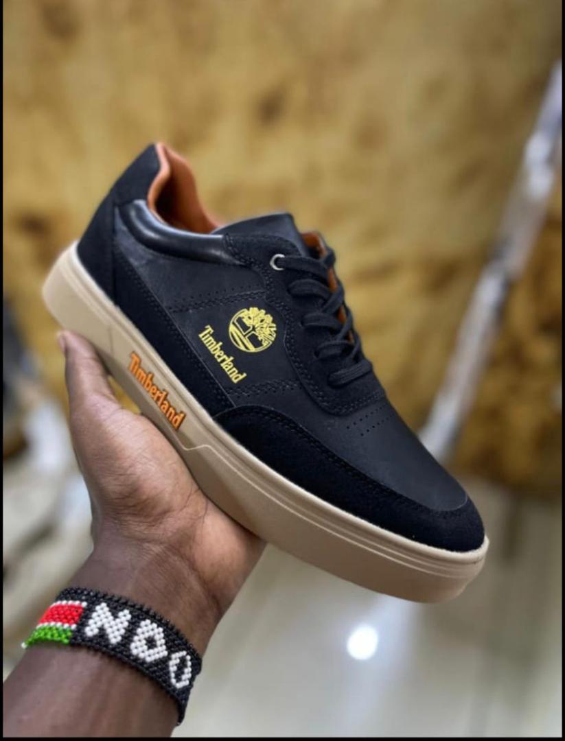 men timberland , variety of color available,very classic ,step outside in style