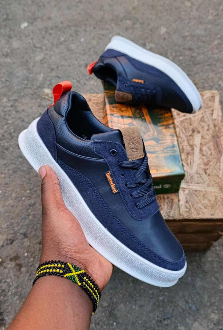 men timberland , variety of color available,very classic ,step outside in style