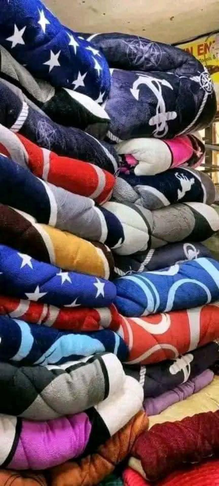 TC BRAND Single Woolen Duvets*

Size 6*6
No Bedsheet
No Pillow Cases


_Available at the Shop_