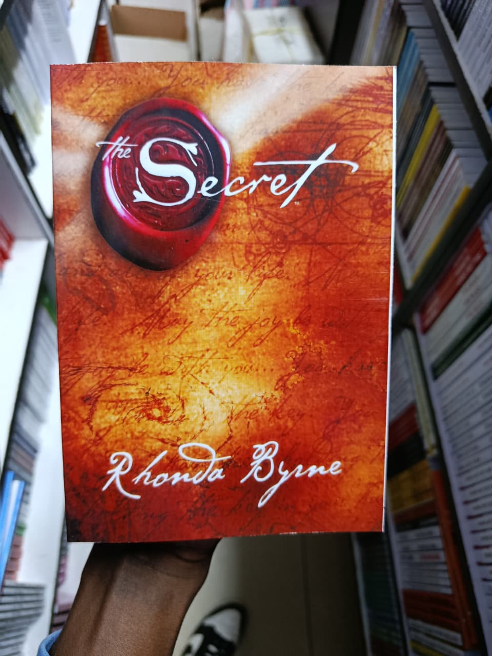 The Secret by Rhonda Byrne – Law of Attraction, Manifestation, Positive Thinking, Mindset, Success Psychology, Personal Growth, Spirituality and Self-Help Book