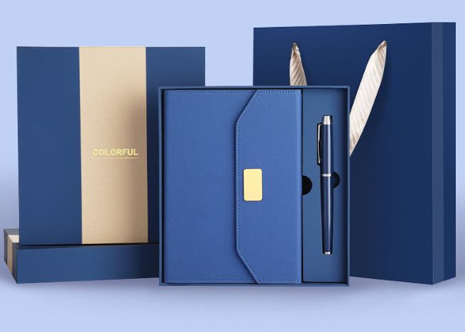 Leather-bound notebook with button closure - Lined - 192 pages, 80gsm - Depai 25-31 - Brown