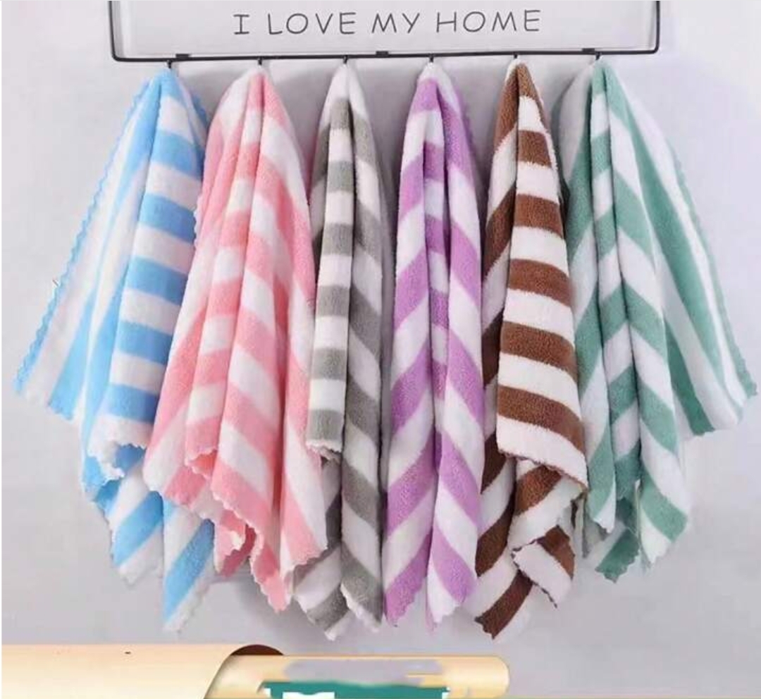 5pcs Coral Fleece Towel, Strong Absorbency, No Lint & Color Fading, Soft & Skin-Friendly, Pack Of 5 In Random Colors, Great For Home Use, Face Wash, Bathing, Or Hair Drying. Face towel, kitchen towel.