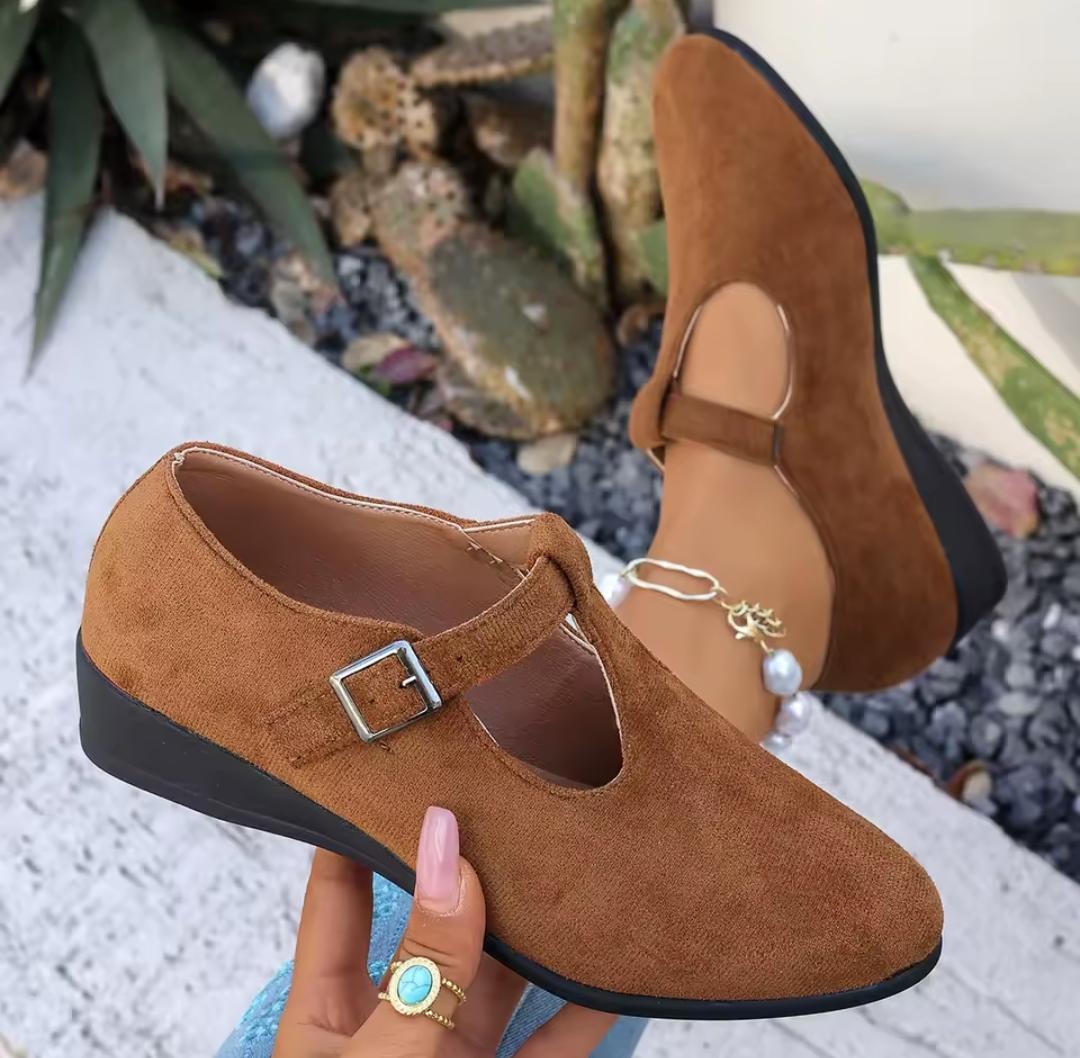 🥿 WOMEN'S T-STRAP FAUX SUEDE MARY JANE LOW WEDGE PUMPS ✨🤎