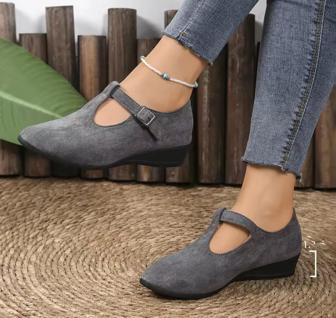 🥿 WOMEN'S T-STRAP FAUX SUEDE MARY JANE LOW WEDGE PUMPS ✨🤎