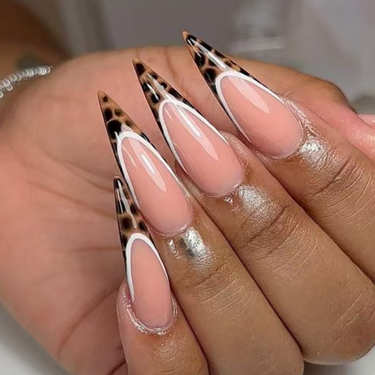 tiger Stiletto Medium Length 24Pcs Press on Nails Acrylic Handcrafted Set 24 Long Pointed Full Cover Artificial Fingernails Double French Leopard Print ABS Pre-Designed Stiletto Medium