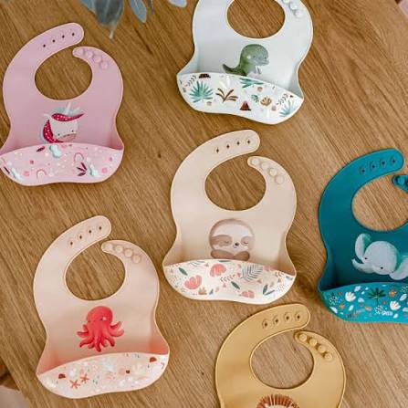 Waterproof Silicone Baby Bibs | Cute Cartoon Animal Feeding Bib for Babies & Toddlers | Adjustable Soft Food Catcher Bib (Boys & Girls)