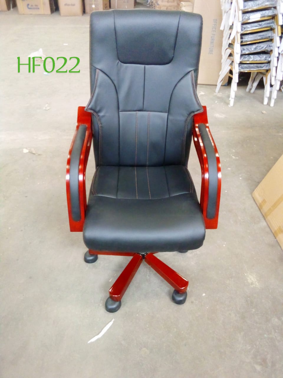 Luxury Executive Office Chair High-Back Padded PU Leather Desk Chair with Mahogany Wooden Frame Accent, 360° Swivel Base & Comfortable Ergonomic Armrests (Black)