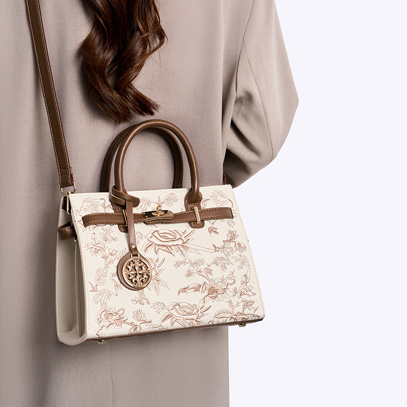 High standardHot Sale 2026 Summer Women's Tote Bag - Large Capacity Ladies Handbag Stylish Shoulder & Crossbody Bag for Daily UseBuy 1 bag free taking 1 set of jewelry set values KSH299.00