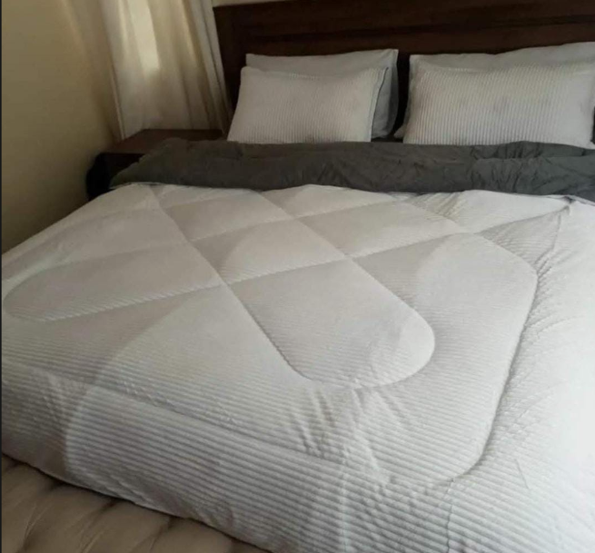 4pcs 6*7 Fts Heavy Fleece Velvet Duvet – The Cosy Bedding Kenya — Available in king sizes, includes a bedsheet and pillowcases, approximately Adds a luxurious look to the bedroom