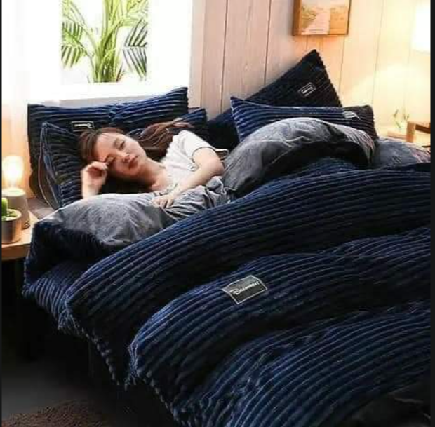 4pcs 6*7 Fts Heavy Fleece Velvet Duvet – The Cosy Bedding Kenya — Available in king sizes, includes a bedsheet and pillowcases, approximately Adds a luxurious look to the bedroom