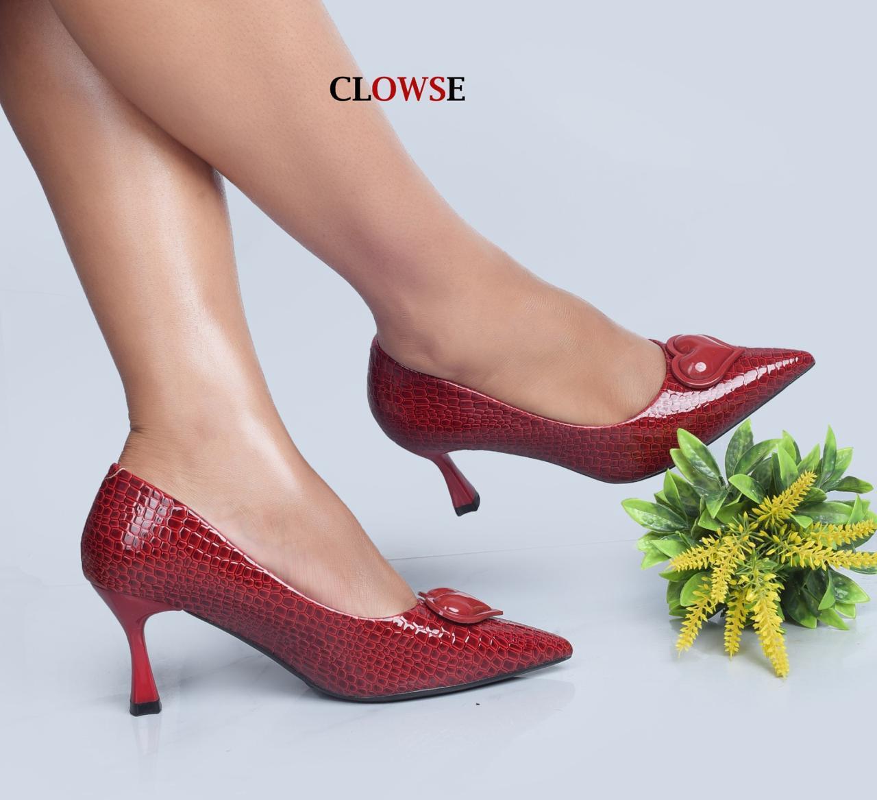 Clowse Ladies Kitten Heels – Elegant Pointed Toe Low Heel Shoes with Textured Finish, Comfortable Slip-On Fashion Pumps for Office, Casual and Formal Wear