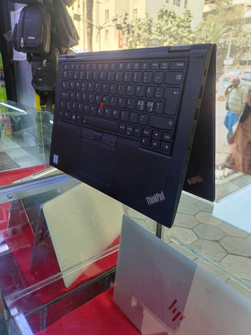 Lenovo ThinkPad Yoga 370 Core i5 7th Gen 8GB RAM 256GB SSD 13.3" FHD Touchscreen 2-in-1 Business Laptop