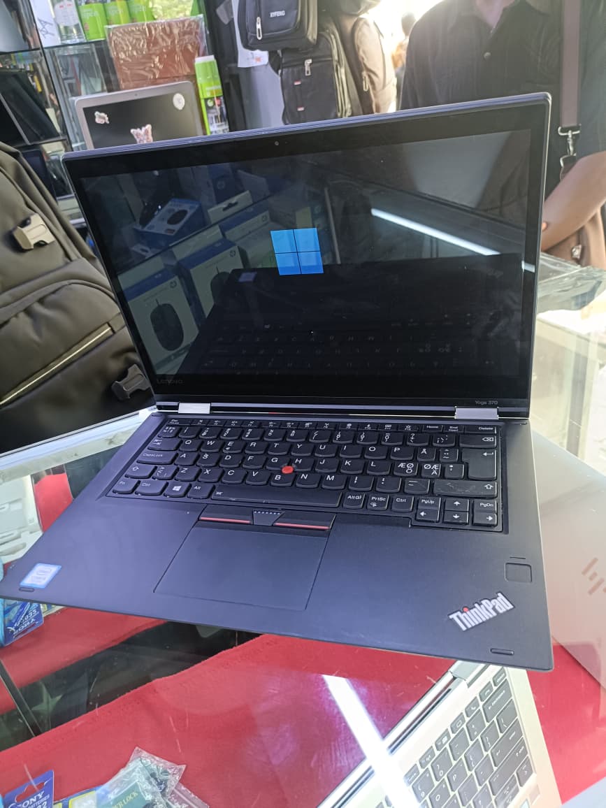 Lenovo ThinkPad Yoga 370 Core i5 7th Gen 8GB RAM 256GB SSD 13.3" FHD Touchscreen 2-in-1 Business Laptop