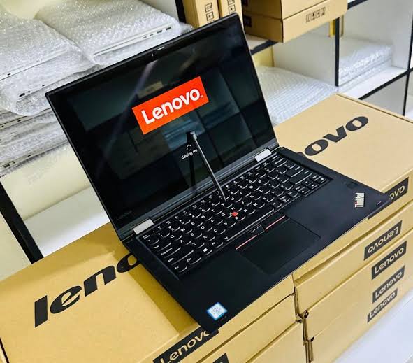 Lenovo ThinkPad Yoga 370 Core i5 7th Gen 8GB RAM 256GB SSD 13.3" FHD Touchscreen 2-in-1 Business Laptop