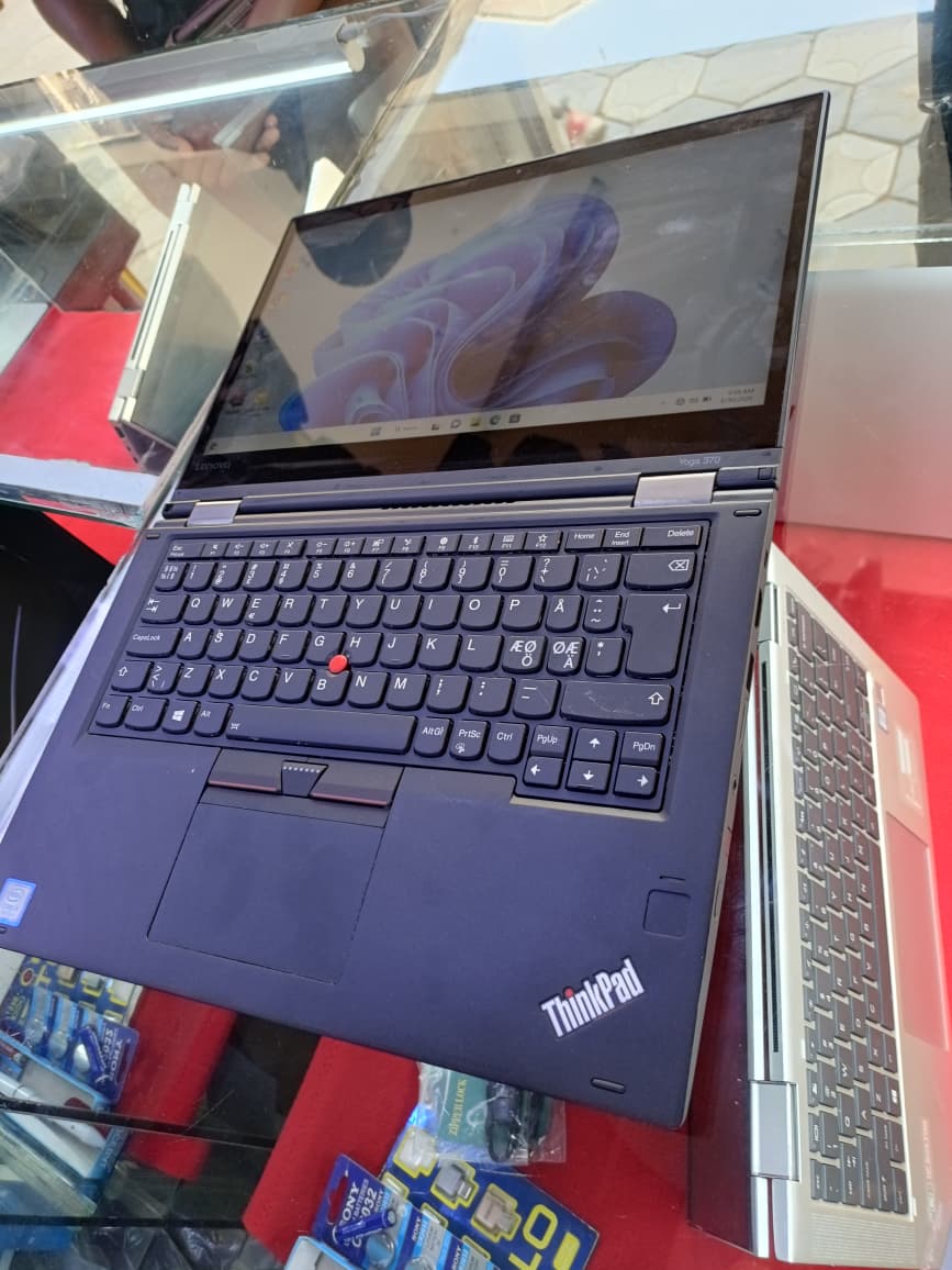 Lenovo ThinkPad Yoga 370 Core i5 7th Gen 8GB RAM 256GB SSD 13.3" FHD Touchscreen 2-in-1 Business Laptop