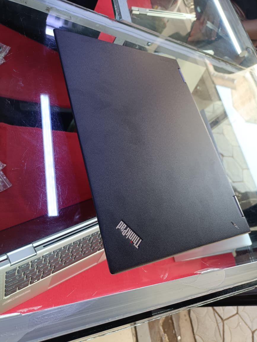 Lenovo ThinkPad Yoga 370 Core i5 7th Gen 8GB RAM 256GB SSD 13.3" FHD Touchscreen 2-in-1 Business Laptop