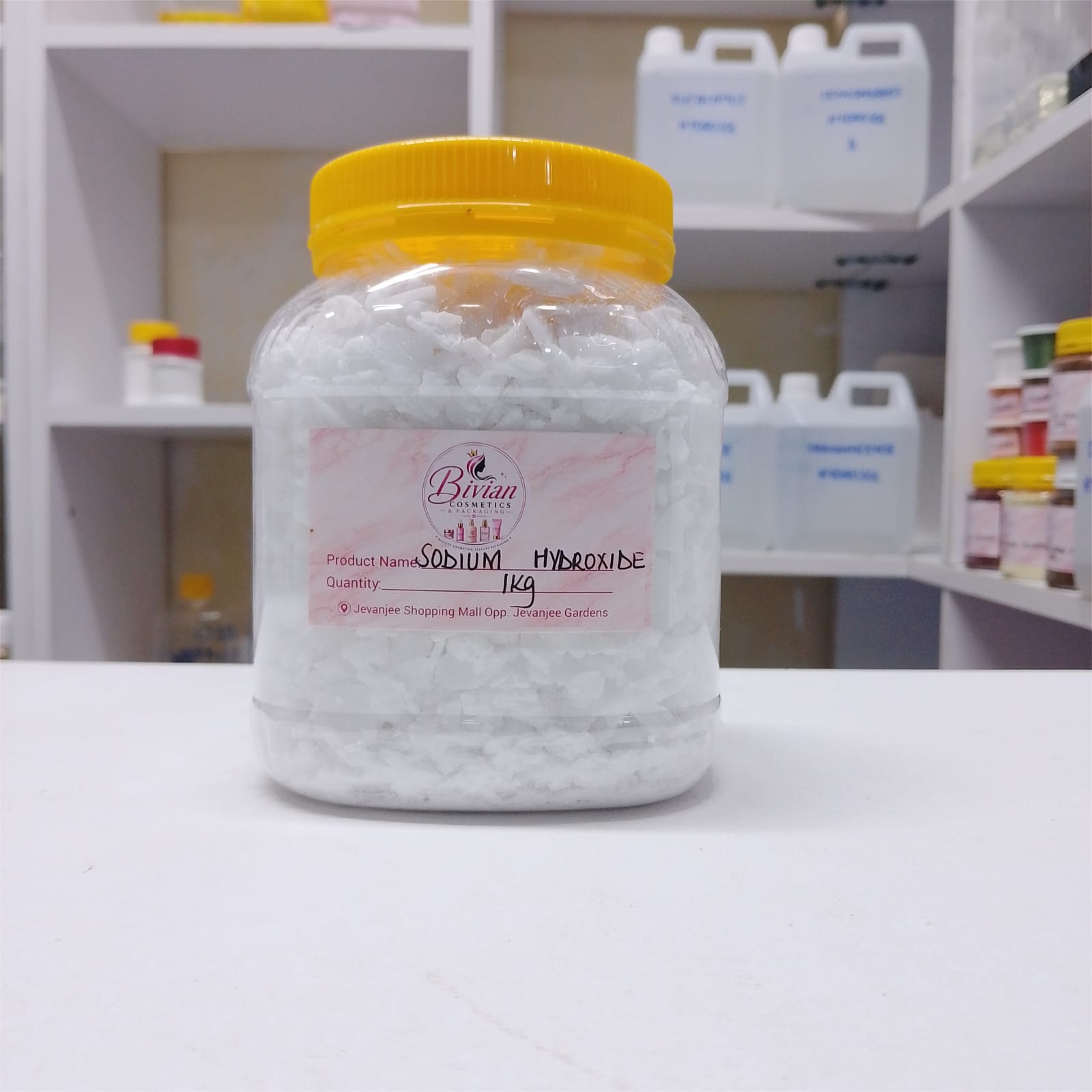 Sodium Hydroxide (NaOH) / Caustic Soda / Lye – High Purity Strong Alkali for Bar Soap Making, Hard Soap Production, Chemical Formulation & Professional Industrial Applications