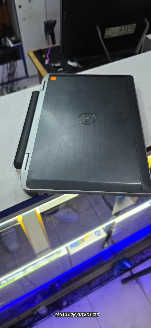 (FREE MOUSE)Refurbished dell latitude e6320 intel i5 8gb Ram 320gb ssd 13.3. Inch Screen student laptop Laptop With Windows 10 and Office 2016 pre activated