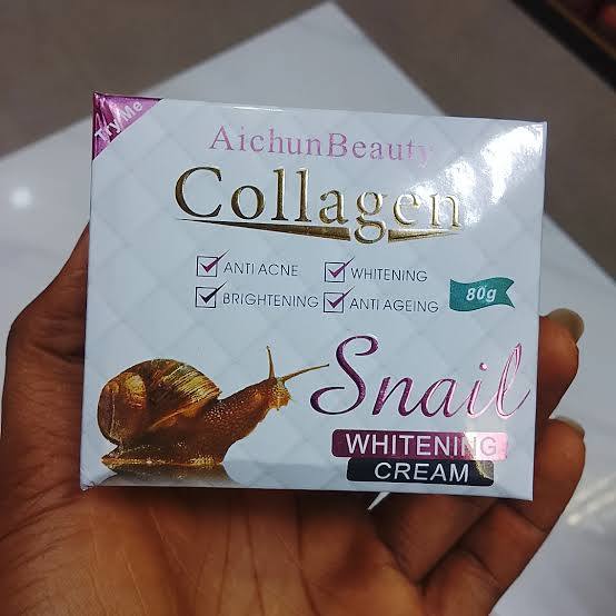 Aichun Beauty Collagen Snail Whitening Cream, an 80g product designed for anti-acne, brightening, and anti-aging benefits.