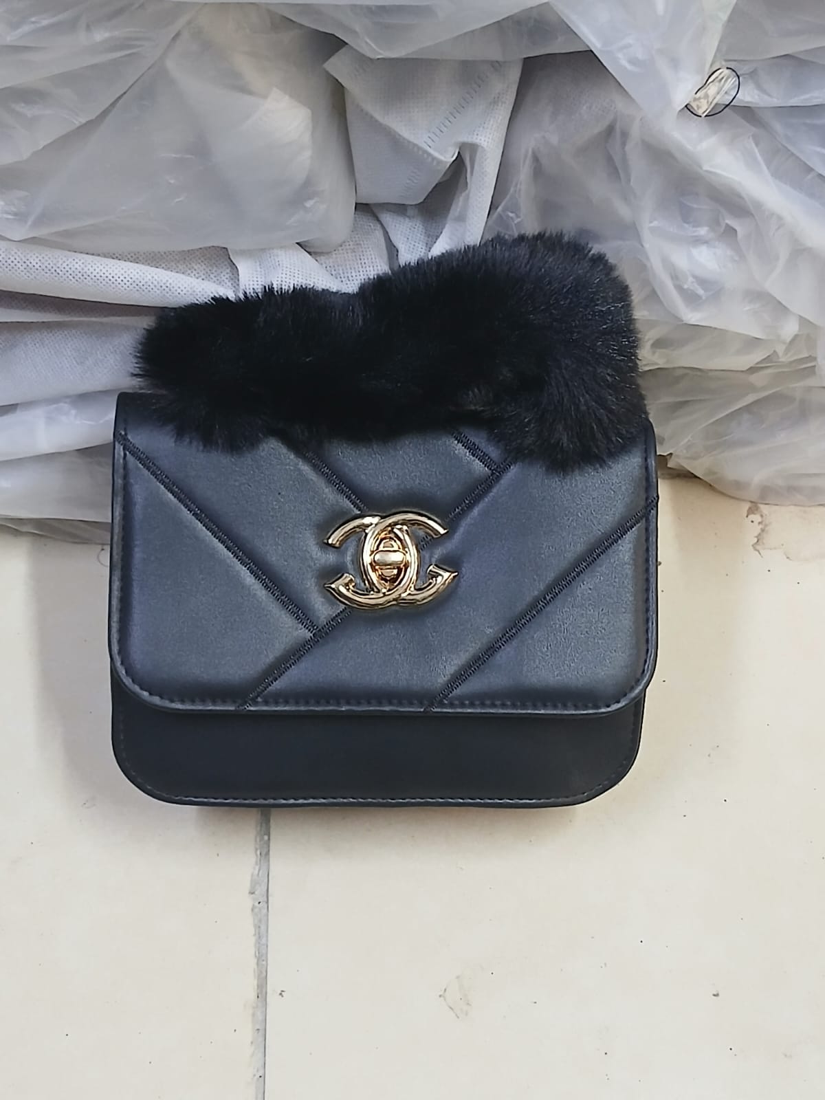 Ladies Leather Crossbody Sling Bag – Stylish PU Leather Shoulder Bag for Women, Lightweight, Durable, Adjustable Strap, Spacious & Trendy Everyday Handbag for Travel, Shopping, Work and Casual Outings