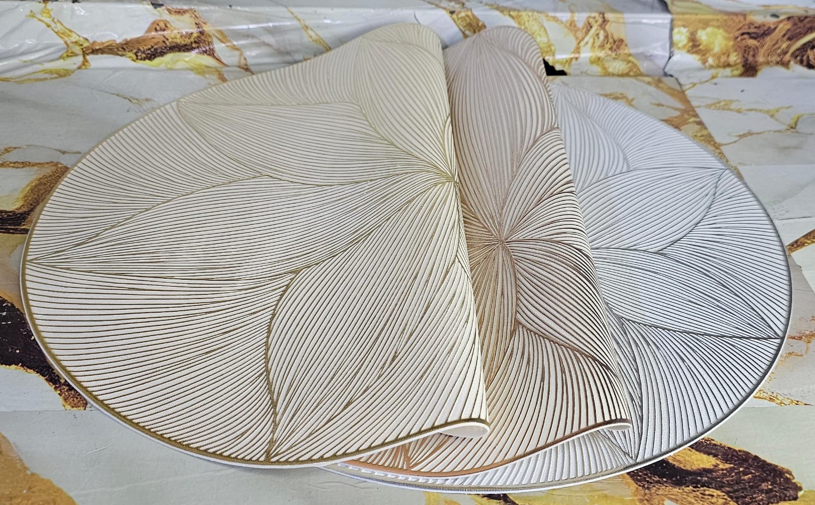 Set of 6PCS High Quality Decorative Table Mats - Stylish Placemats for Dining Table, Kitchen, Office & Home Use - Heat Resistant Table Protectors for Everyday Meals & Decor