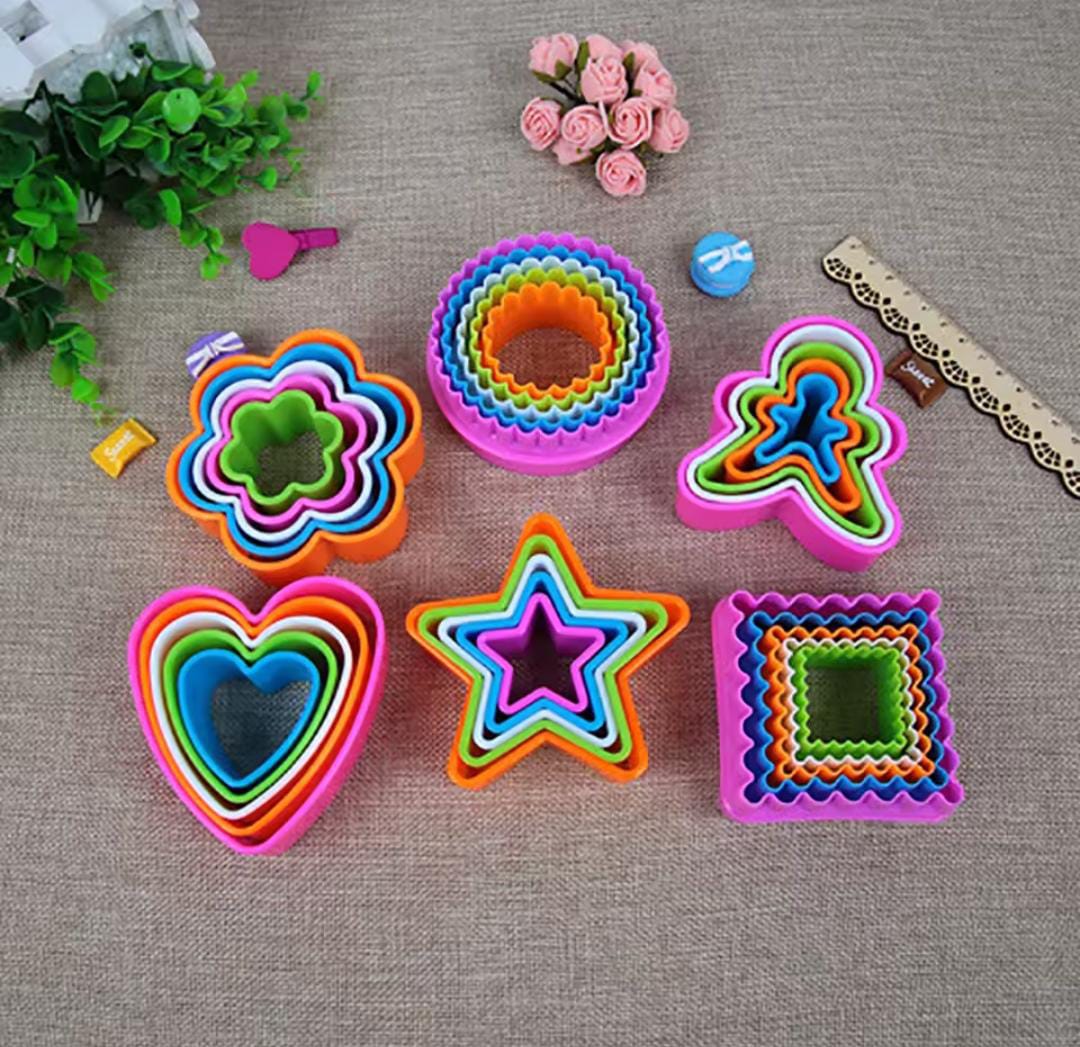 Plastic Cookie Cutter & Shaper Set – DIY Biscuit Moulds for Baking Cookies, Fondant, Pastries & Cake Decoration