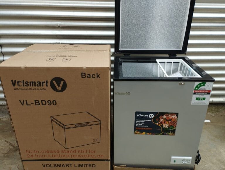 Volsmart Chest Freezer – 90 Litres

Keep your food and drinks fresh and well preserved with the Volsmart 90L Chest Freezer.

• 90 litres capacity
• Spacious storage compartment
• Compact and space-sav