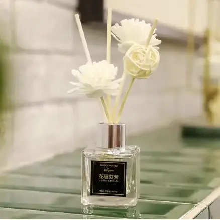 Aromatherapy reed diffuser with a 50ml capacity available in a white glass bottle. Comes in 5 different scents and perfect for use in the office, washroom, living room, bedroom now Available