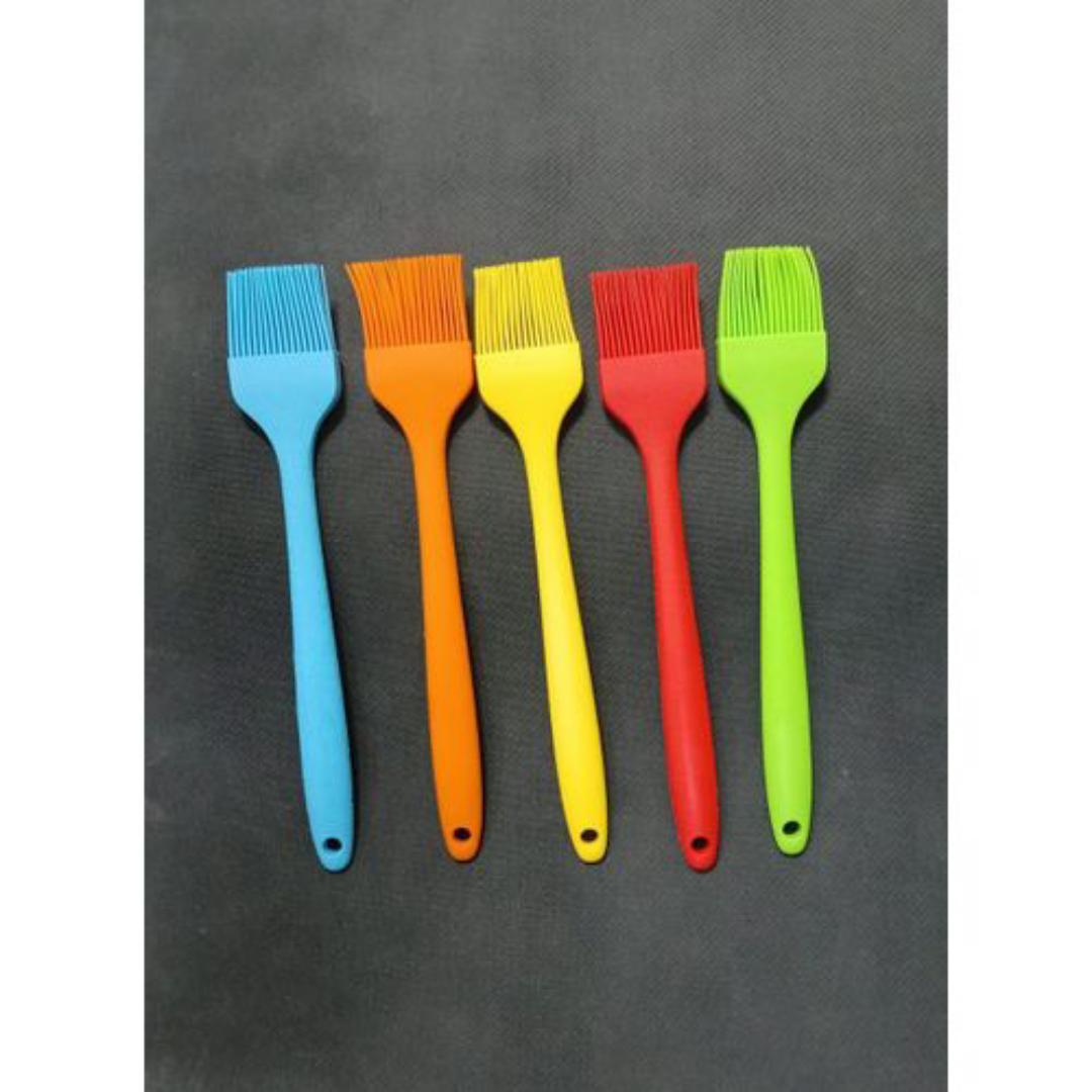 Heat Resistant Food Grade Basting Silicone Baking Oil Brush for Nonstick Cookware Bakeware Tools | Cake | Pastry | Barbecue | Cooking | Dosa Tawa| Assorted Color