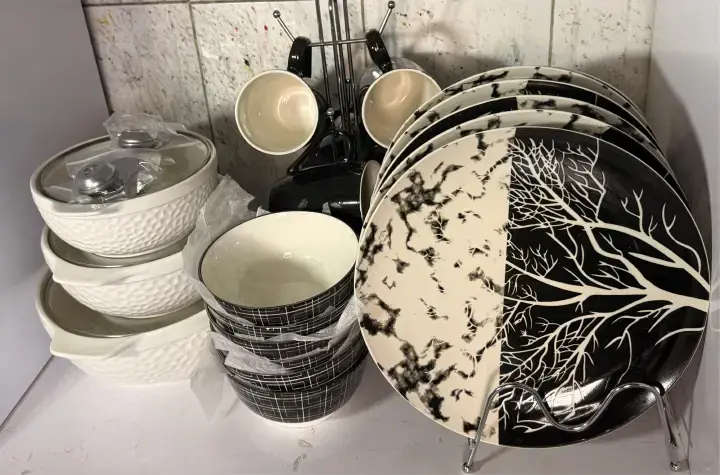 24 Pieces Dinner Set Combo – Elegant Ceramic Tableware Set with 6 Black Checked Bowls, 6 Black Mugs, 6 Tree Design Plates & 3 Ceramic Serving Dishes – Stylish Complete Dining Set for Home, Kitchen & R