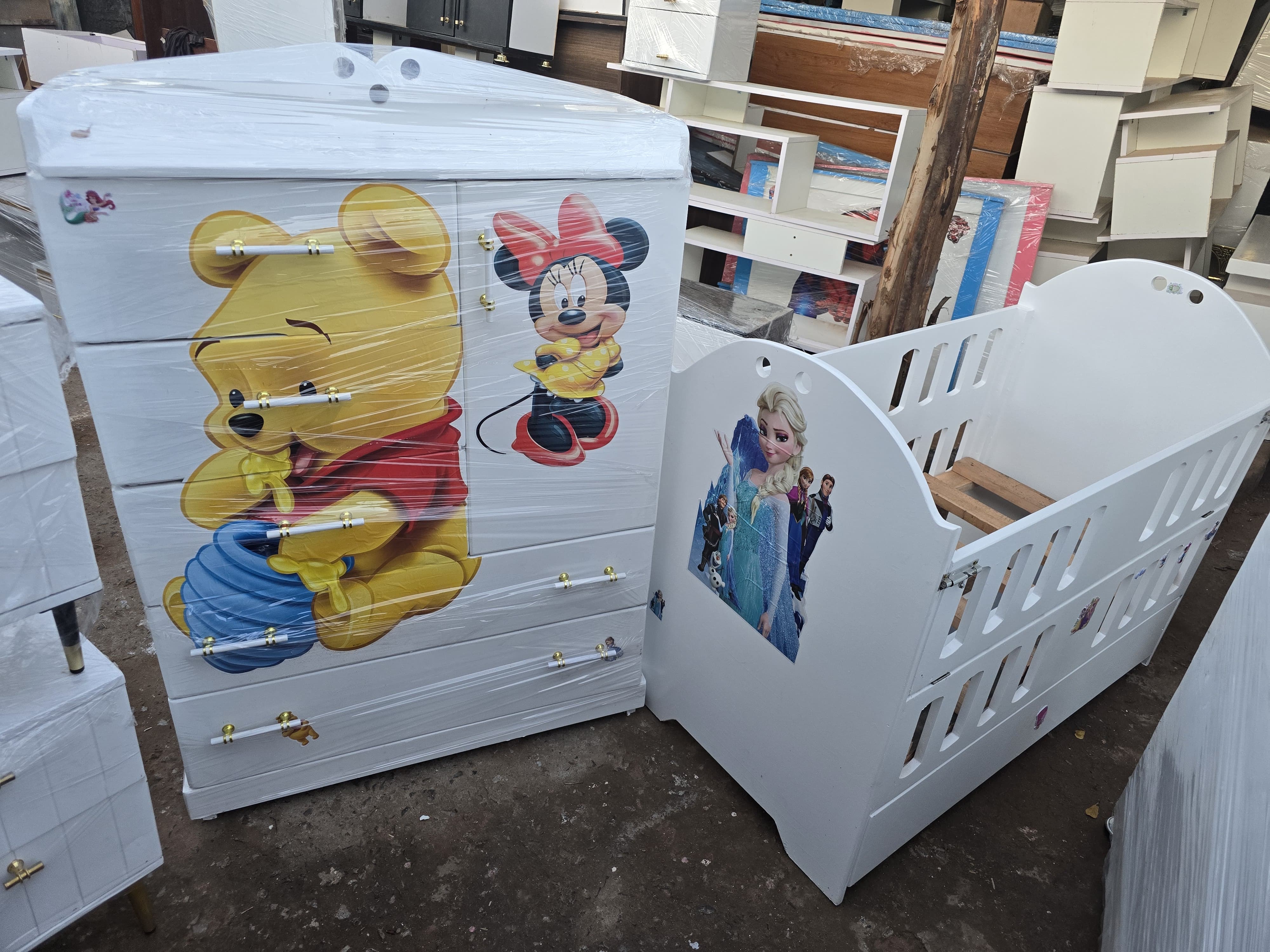 👶✨ Newborn Baby Cot/Bed + Wooden Chest of Drawers/Wardrobe ✨👶

Create the perfect nursery with this beautiful and practical baby furniture set, designed for comfort, safety, and convenient storage.