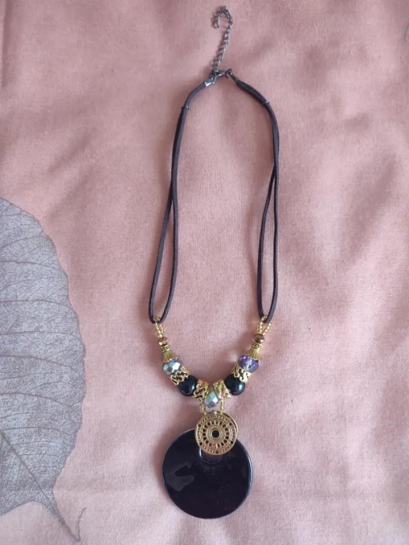 Retro Bohemian Glass Foil Round Disc Pendant Necklace with Adjustable Cord