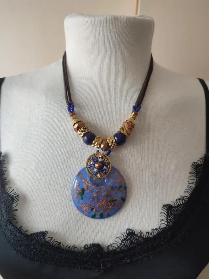 Retro Bohemian Glass Foil Round Disc Pendant Necklace with Adjustable Cord