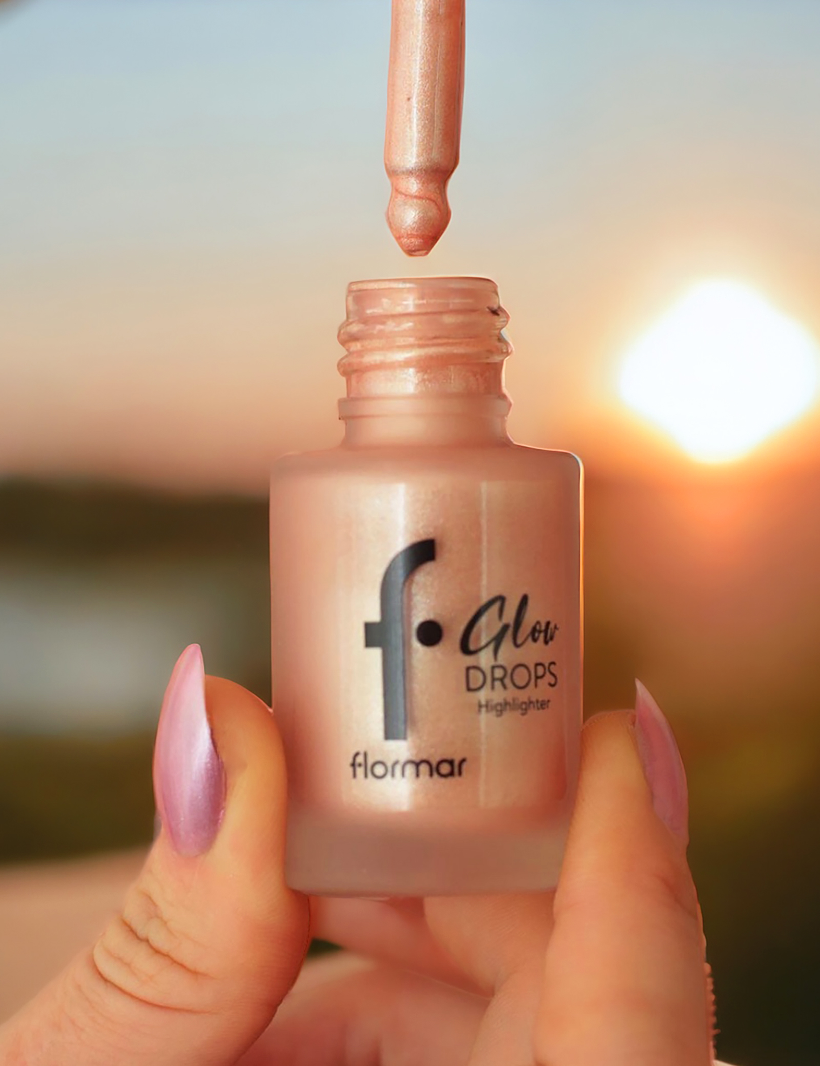 Flormar Glow Drops Highlighter 001 Moon Glow Liquid Glow Enhancer, Buildable Radiance, Lit From Within Effect Face Luminizers