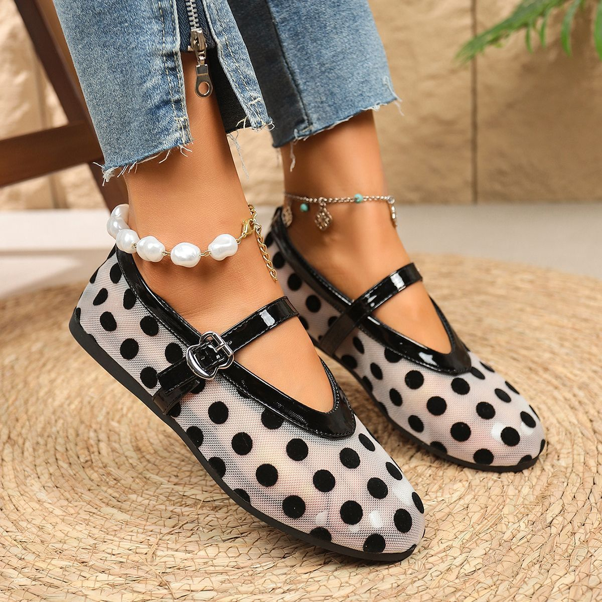 Korean-style polka-dot breathable flat Mary Jane shoes, round-toe design, soft and comfortable to wear
