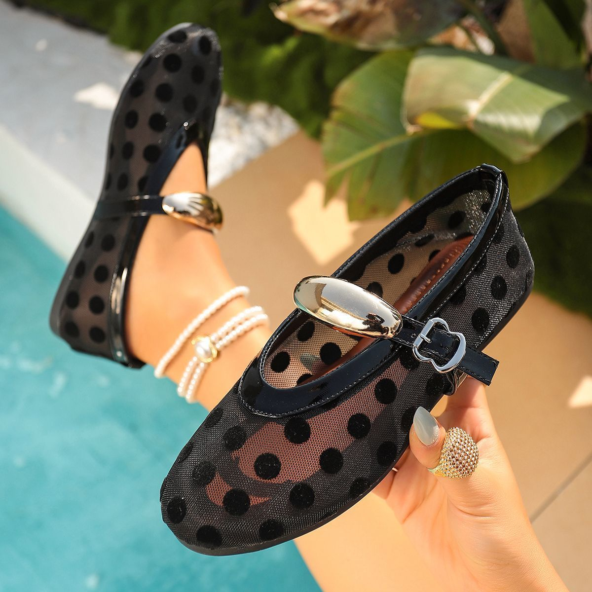 Korean-style polka-dot breathable flat Mary Jane shoes, round-toe design, soft and comfortable to wear