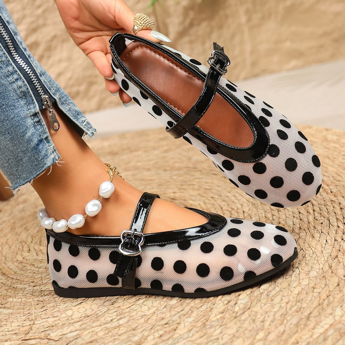 Korean-style polka-dot breathable flat Mary Jane shoes, round-toe design, soft and comfortable to wear